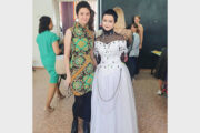 Школьница купила свадебное платье в секонд-хенде и смастерила наряд на выпускной: Люди: Моя страна: Lenta.ru