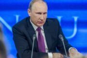 Путин приказал выделить деньги на расселение аварийного жилья