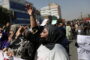Талибы задержали оператора афганского телеканала на акции протеста: Происшествия: Мир: Lenta.ru
