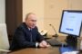 Песков объяснил несовпадение даты на часах Путина с днем голосования
