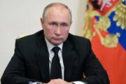 Путин призвал оптимизировать число документов в стратегическом планировании