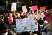 Американки потребовали право на аборт в Вашингтоне: Общество: Мир: Lenta.ru